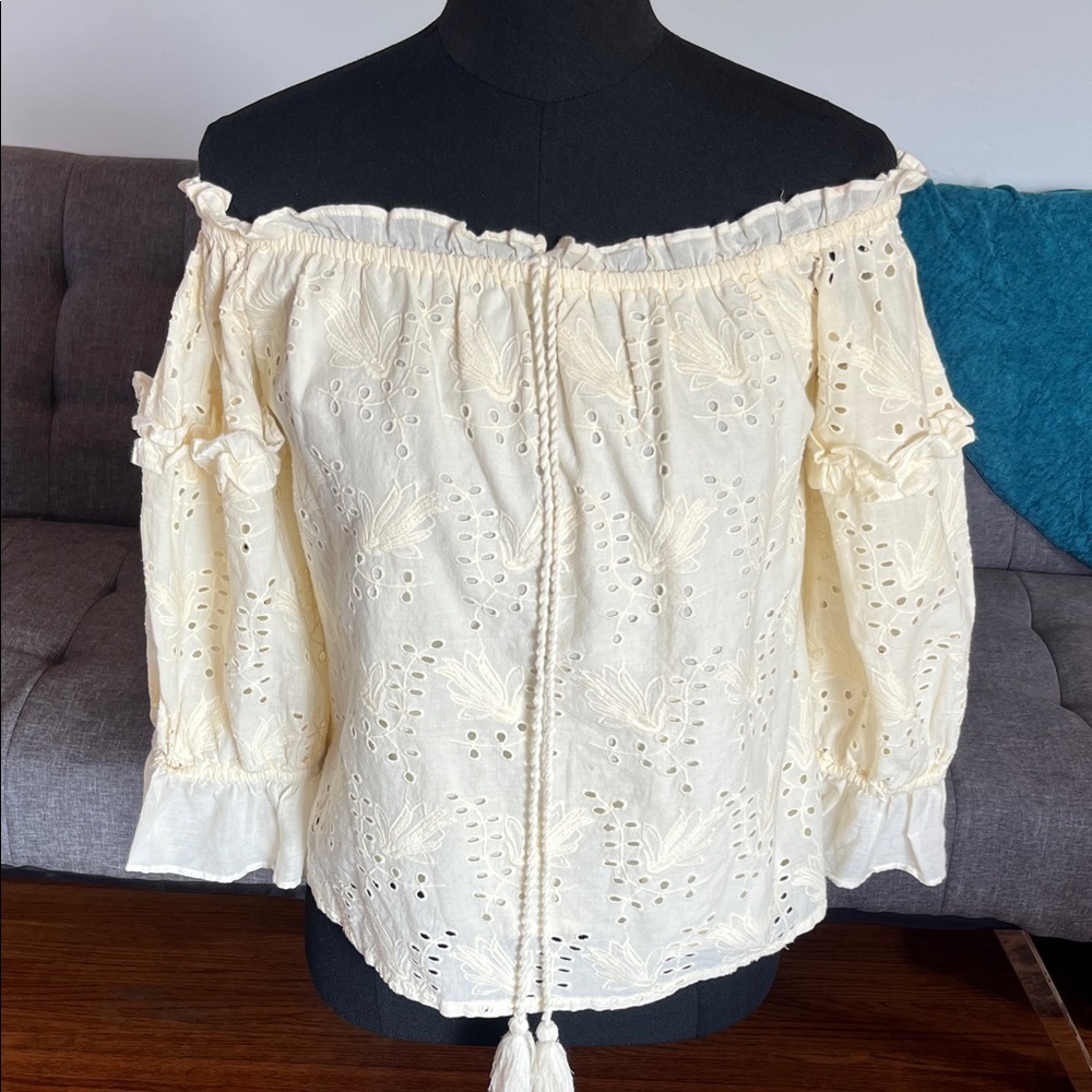 Anthropologie brand Seen Worn Kept Elegant Cream Off-Shoulder Women's Top size 6
